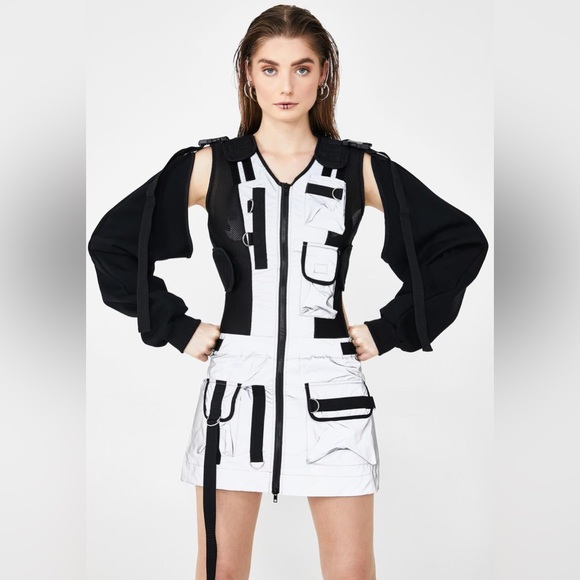 Namilia Reflective Utility Dress - Detachable Sleeves - Picture 3 of 6